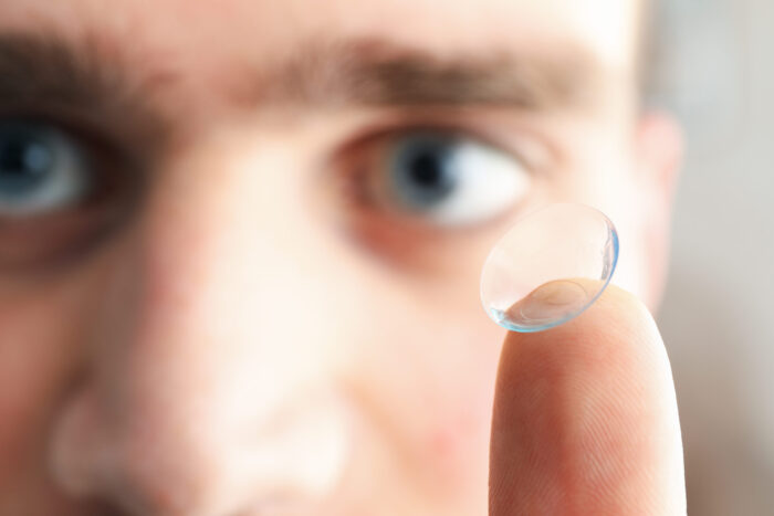 Entenda as diferenças entre lentes rígidas e gelatinosas